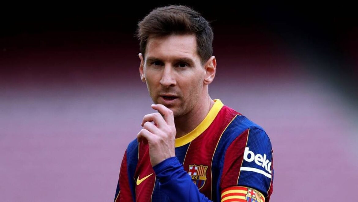 Lionel Messi tiếp tục gắn bó với đội bóng Barcelona với hợp đồng 2 năm