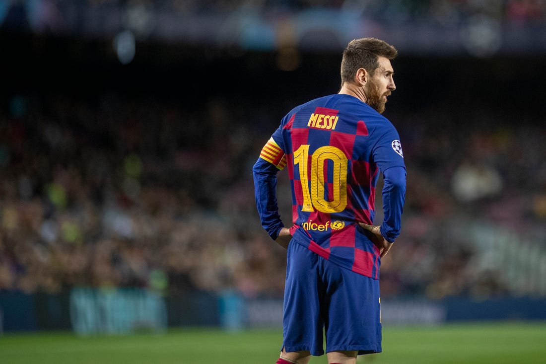 Messi vẫn muốn cống hiến cho Barca